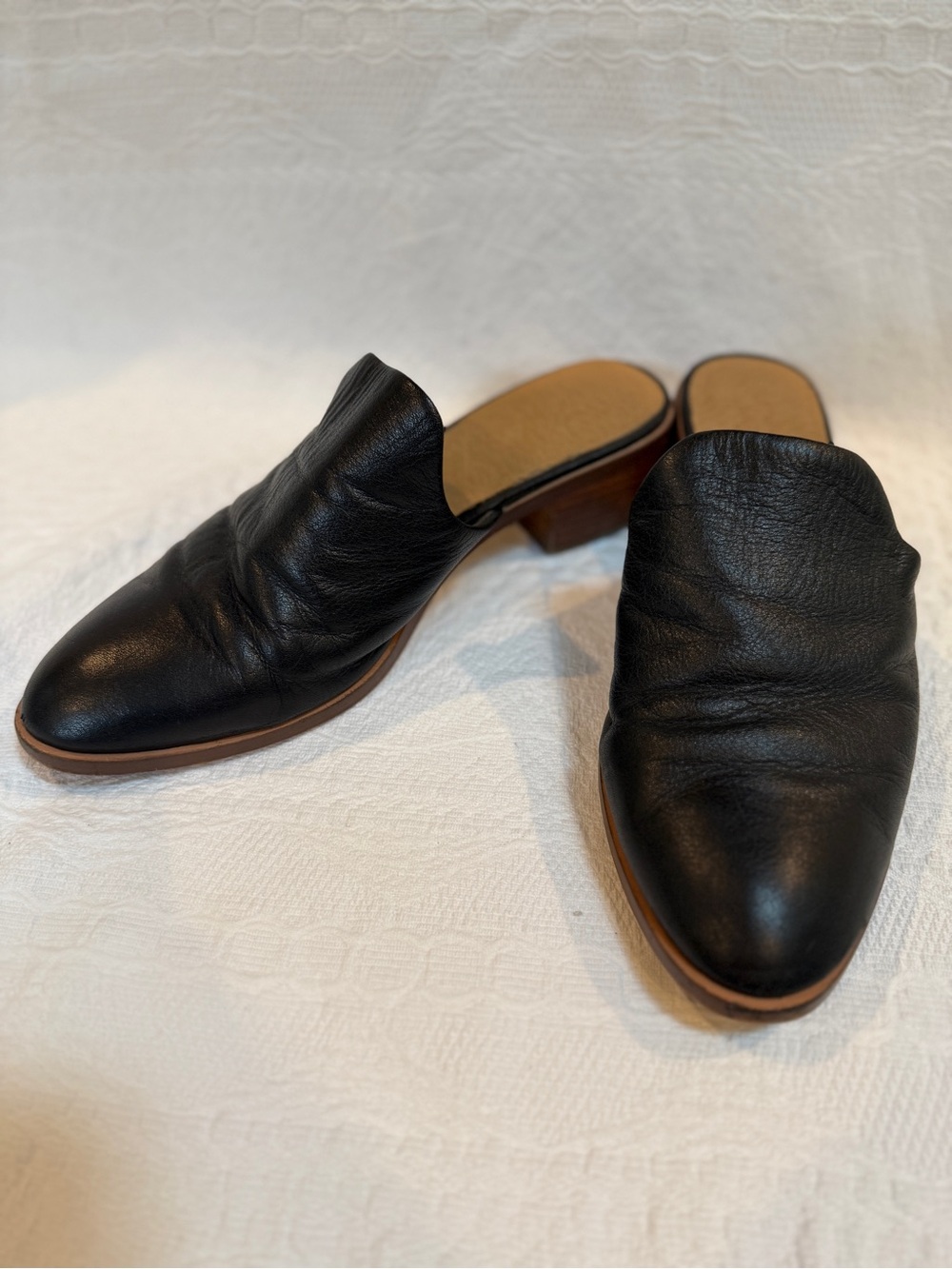 Crown Vintage Black Leather Mules Women’s Shoes 9